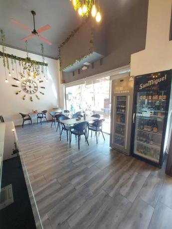 Local en calle de la Cruz del Sur s/n