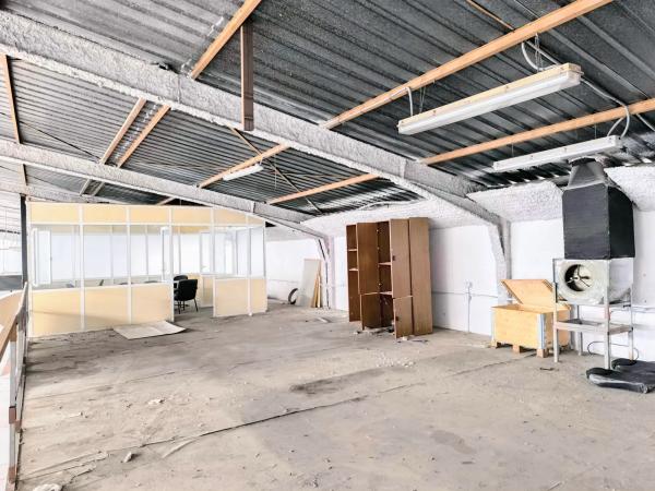 Nave en calle Bonanza, 19