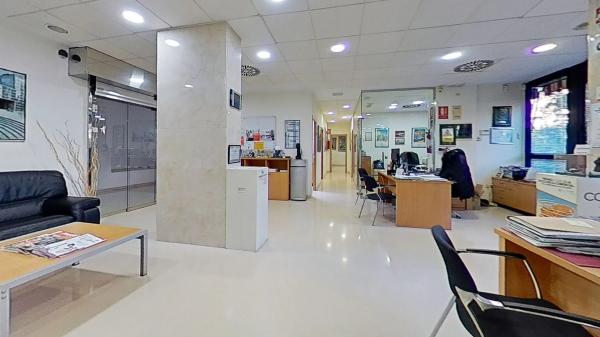 Local en avenida Pintor Xavier Soler