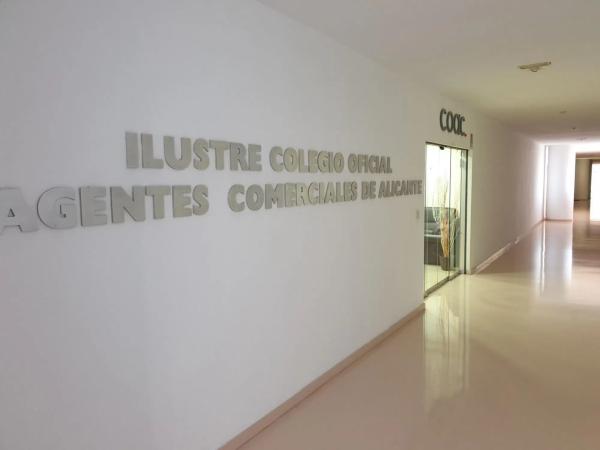 Local en avenida Pintor Xavier Soler