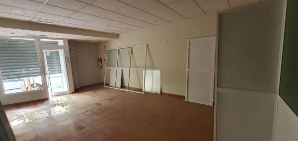 Local en calle Finestrat, 10