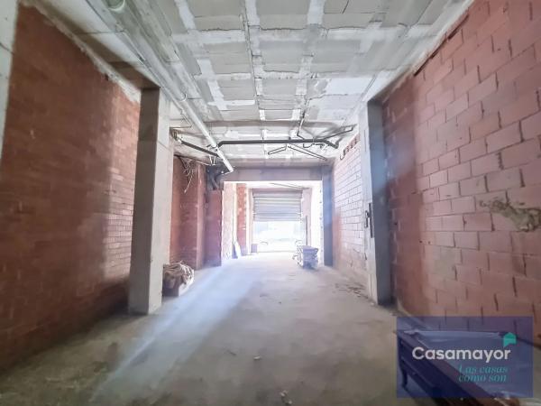 Local en avenida de los Condes de Soto Ameno, 12