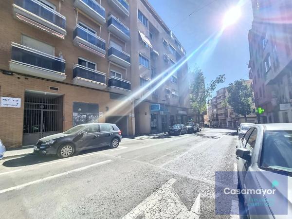 Local en avenida de los Condes de Soto Ameno, 12