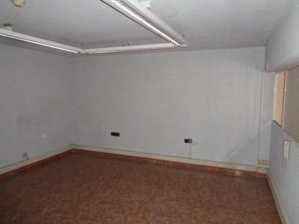 Local en calle de la Primavera