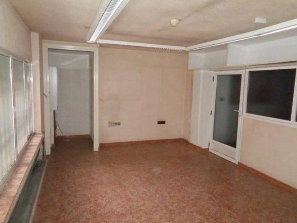 Local en calle de la Primavera