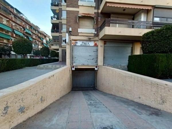 Local en calle Sacerdote Isidro Albert