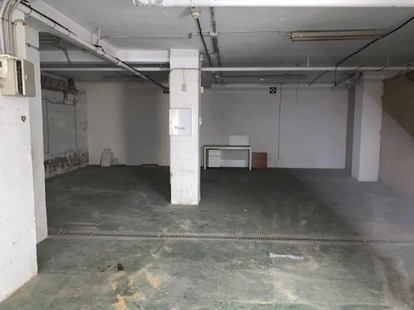 Local en calle Sacerdote Isidro Albert