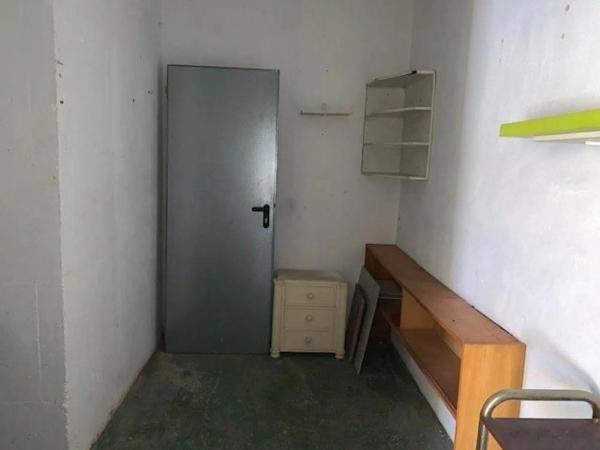 Local en calle Sacerdote Isidro Albert