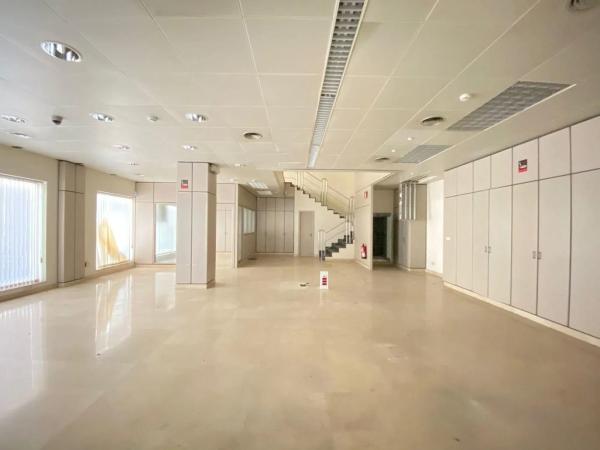 Local en calle Carratala