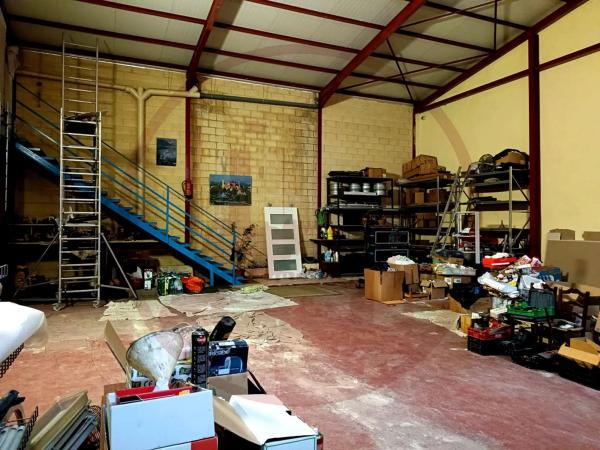 Local en plaza Doctor Gómez Ulla, 2