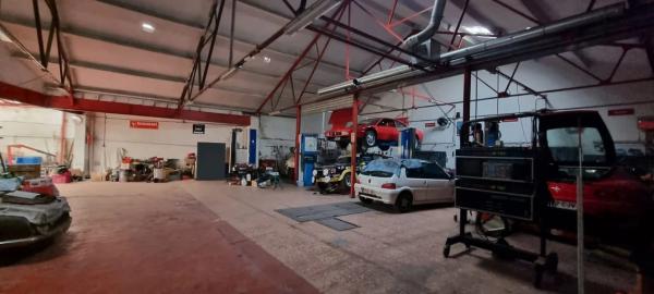 Local en Barrio Carolinas Bajas