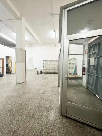 Local en calle de Rafael Asín, 28