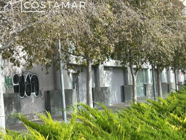 Local en calle Moratín, 23