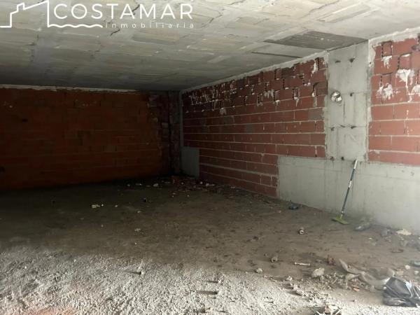 Local en calle Moratín, 23