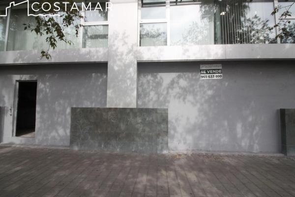 Local en calle Moratín, 23