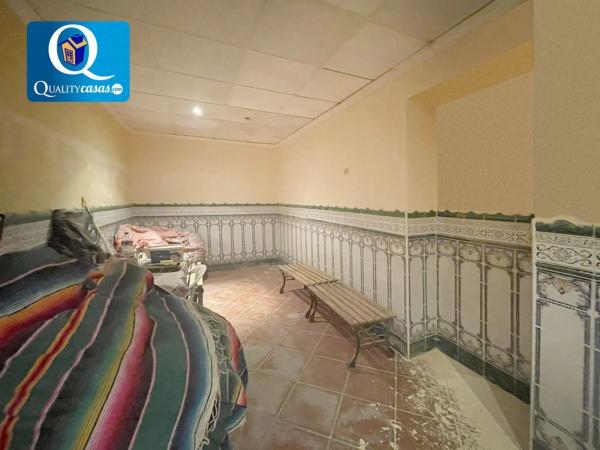 Local en Barrio Carolinas Bajas