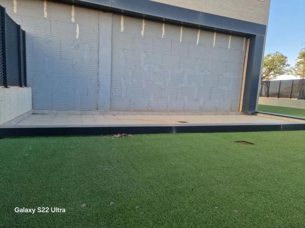 Local en calle Médico Eugenio de la Cruz, 1