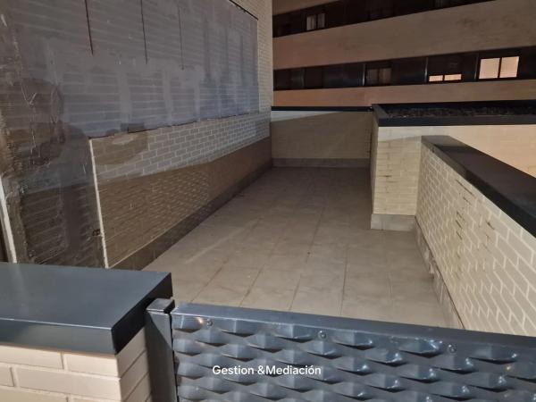 Local en calle Médico Eugenio de la Cruz, 1