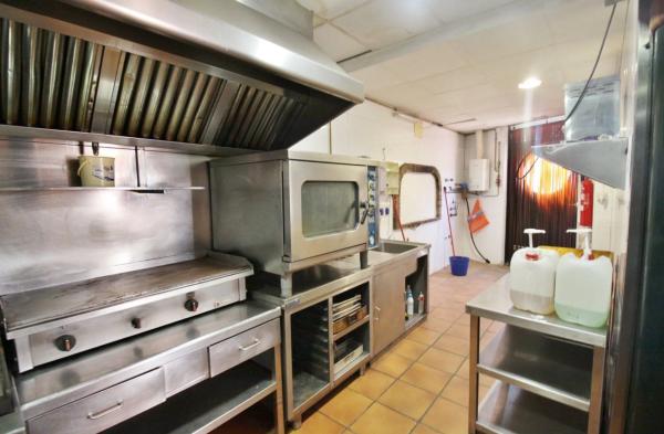 Local en Barrio Ciudad de Asís - Font-Calent - El Bacarot