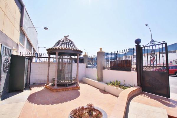 Local en Barrio Ciudad de Asís - Font-Calent - El Bacarot