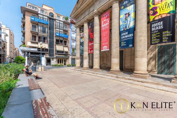 Local en plaza Ruperto Chapí, 6