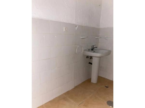 Local en calle San Juan Bautista, 3