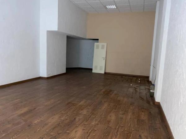 Local en calle San Juan Bautista, 3