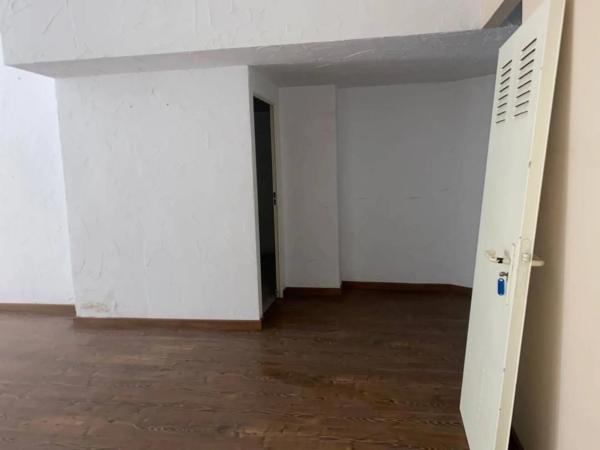 Local en calle San Juan Bautista, 3