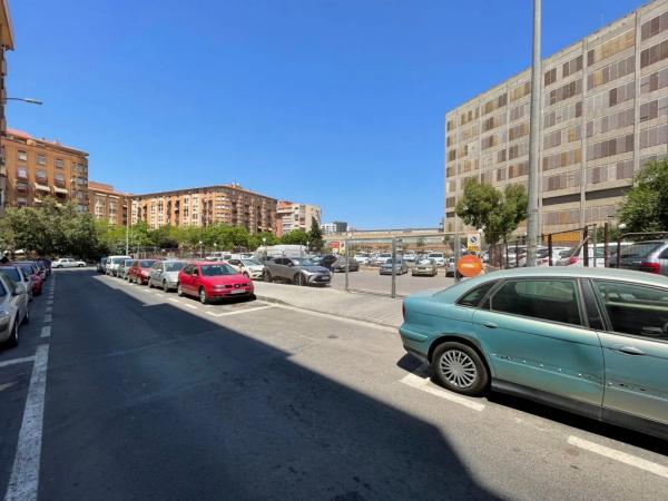 Local en Barrio Altozano