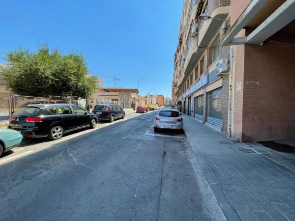 Local en Barrio Altozano