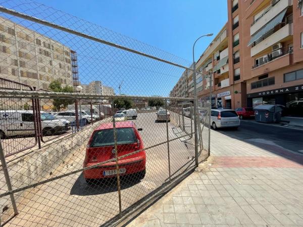 Local en Barrio Altozano