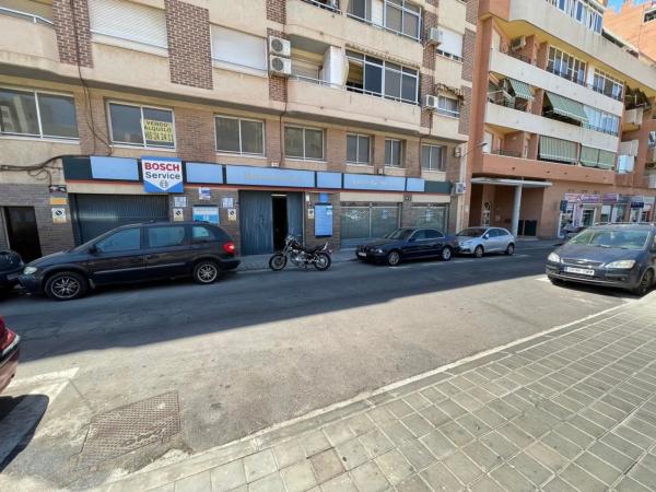 Local en Barrio Altozano