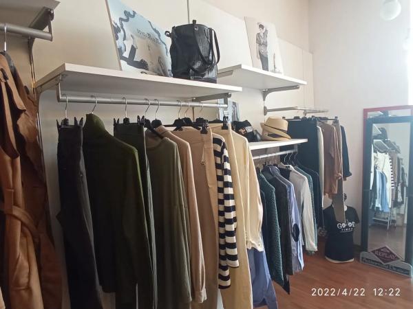 Local en avenida de Holanda, 12