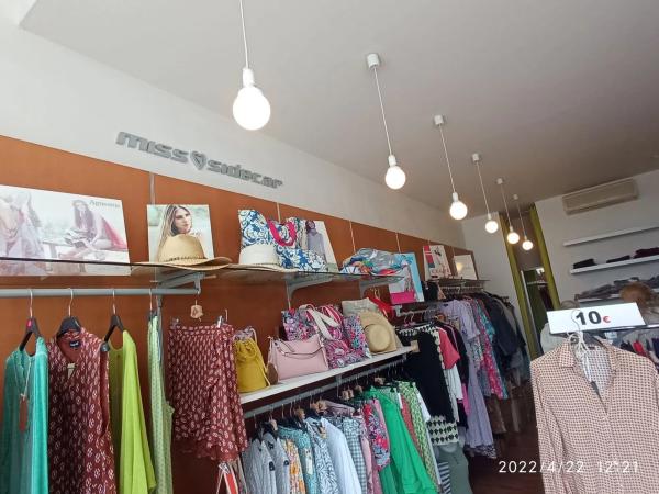 Local en avenida de Holanda, 12