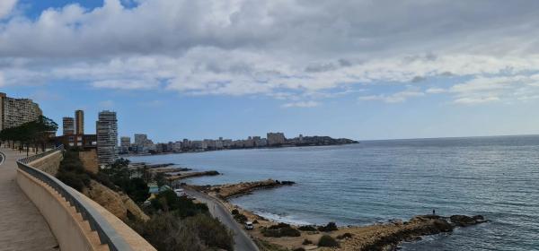 Local en avenida condomina s/n