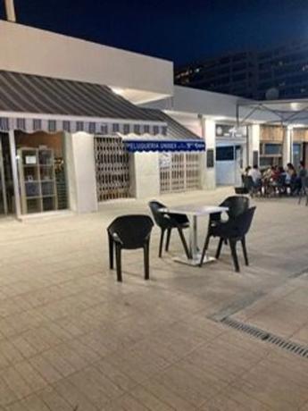 Local en avenida de Holanda