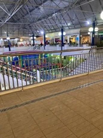 Local en avenida de Holanda