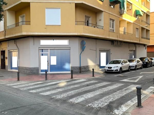 Local en avenida Orihuela, 67