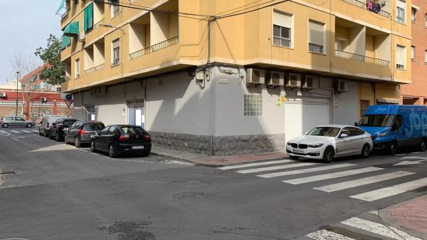 Local en avenida Orihuela, 67