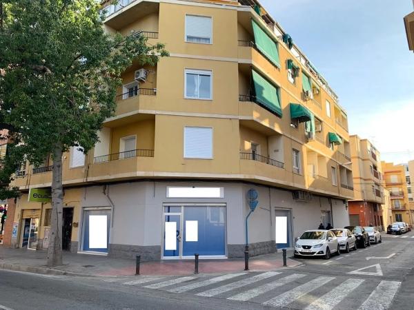 Local en avenida Orihuela, 67