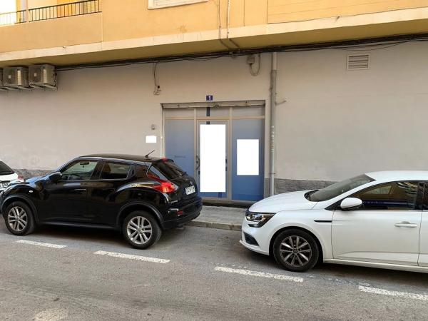 Local en avenida Orihuela, 67