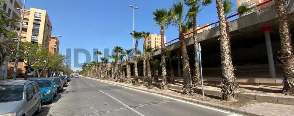 Local en avenida Doctor Jiménez Díaz, 7