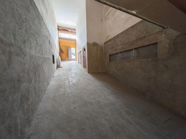 Local en plaza Doctor Gómez Ulla, 1