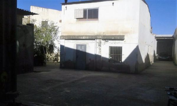 Nave en calle Riu Turia, 33