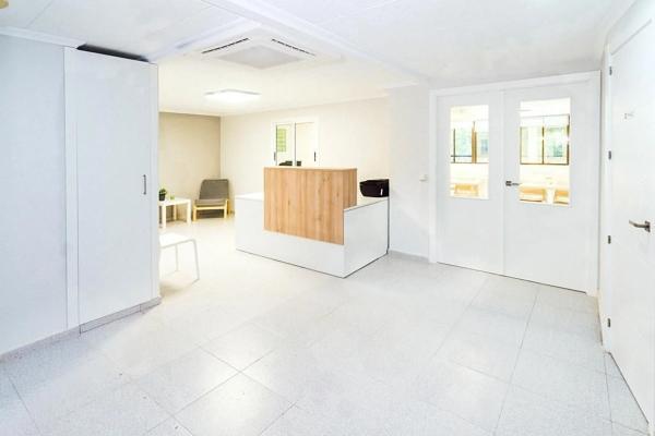 Centro educativo en calle Àries, 7