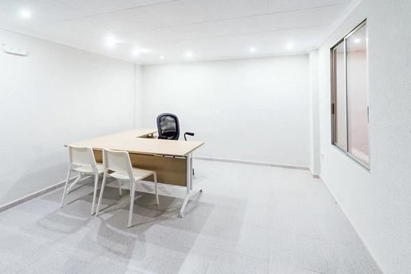 Centro educativo en calle Àries, 7