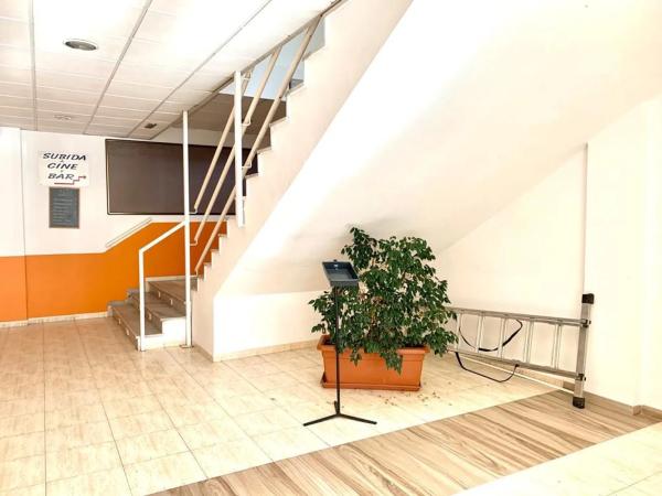 Local en avenida Santander