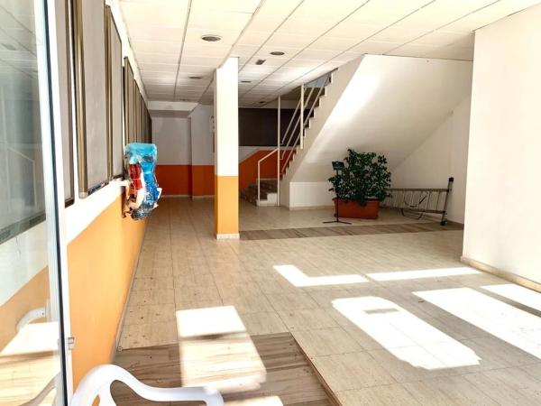 Local en avenida Santander