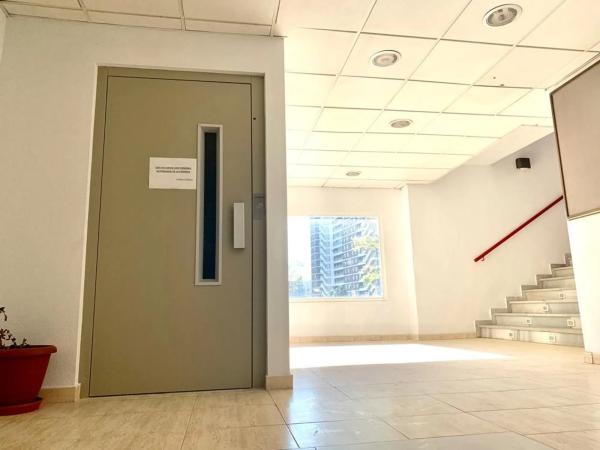 Local en avenida Santander