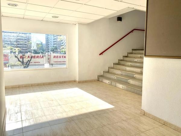 Local en avenida Santander